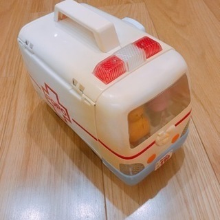 ピープル ぽぽちゃんの救急車