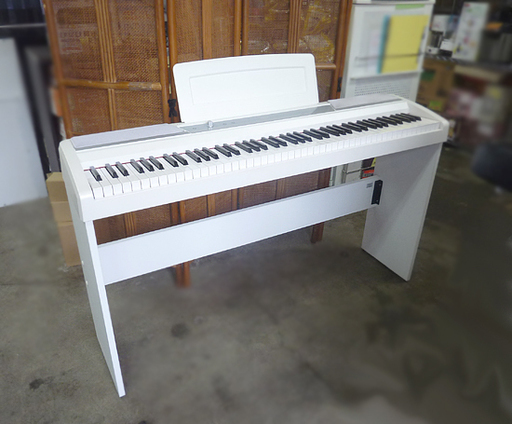札幌 KORG/コルグ デジタルピアノ 88鍵 ホワイト 純正木製スタンド 2012年製 電子ピアノ