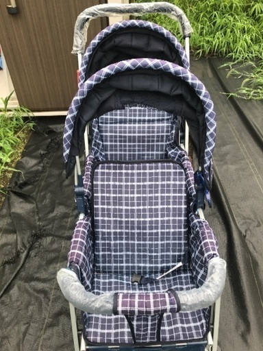 アイリスオーヤマ二人乗りベビーカー売ります。
