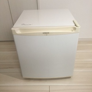 HITACHI　一人用冷蔵庫（2003年製）