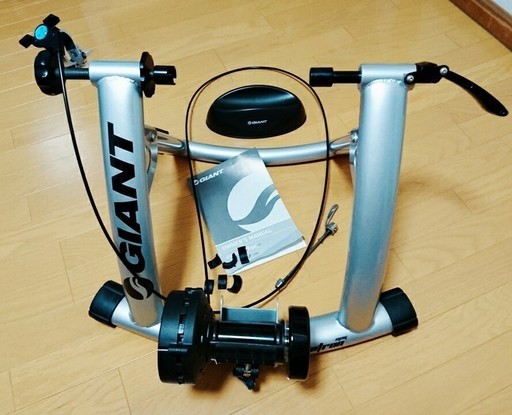 GIANT(ジャイアント)CYCLOTRON MAG/ロードバイク向け固定ローラー台/サイクルトレーナー