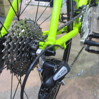 【エコプラス小倉南店】ジャイアント GIANT エスケープ ESCAPE R3スタッフ向井がススメル！！定価約40000円の中古美品!(^^)!　クロスバイク　スポーツ車　自転車　チャリ-シマノシマノリミテッドプロ フローティングベスト L VF111U