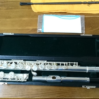 Pearl フルート PF-525E Eメカ ピントップアーム リッププレート銀