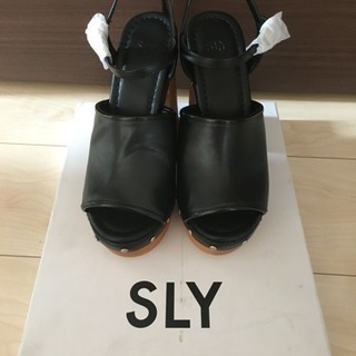 SLY ウッドヒール チャンキーサンダル黒 ＊未使用品＊