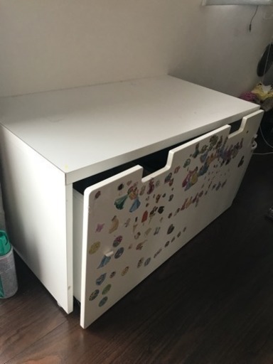 Ikeaのおもちゃ箱 椅子付き Amic 横浜の収納家具 おもちゃ箱 の中古あげます 譲ります ジモティーで不用品の処分