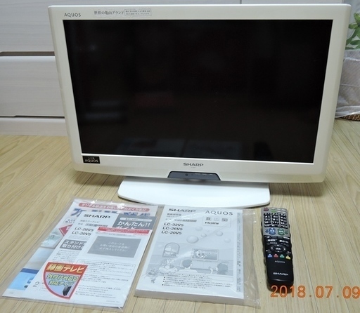 SHARP シャープ　LC-26V5　2011年製　綺麗な中古品です。