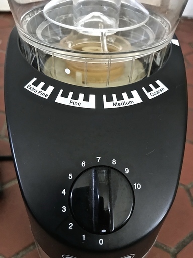 Delongi デロンギ コーン式 コーヒーグラインダー Kg364j 電動コーヒー豆挽き器 かぶ 藤沢のキッチン家電の中古あげます 譲ります ジモティーで不用品の処分