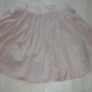 ふんわり桃色スカート