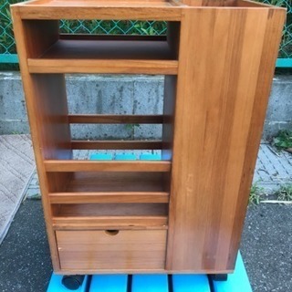 幅41 奥行25 高さ62 Cm 隠し扉 両面引き出し付き小物入れ 収納棚 一般中古 M 塚田の収納家具 の中古あげます 譲ります ジモティーで不用品の処分