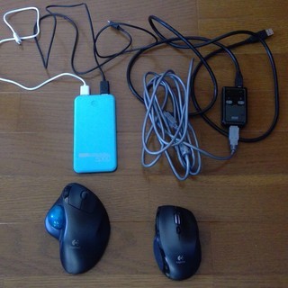 Logicoolマウス２個・スマホ充電器・キーボードセレクター
