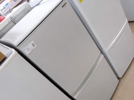 安心の6ヶ月保証付！10,000円以内の冷蔵庫！2009年製SHARP（シャープ）の137L2ドア冷蔵庫です！