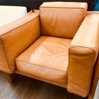 CASSINA 1人掛けレザーソファー