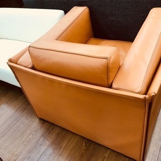 CASSINA 1人掛けレザーソファー
