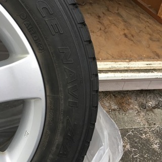 中古のハイエースのタイヤとホイールのセットです。