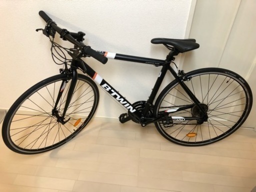 【数日限定】DECATHLON クロスバイク アルミフレーム 700×25C U字ロック、ライト付き