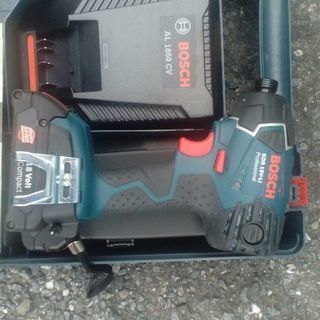 電動工具　インパクトドライバー　ボッシュBOSCH GDR 18V-LI　箱・付属品付き