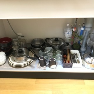 民泊立ち上げ予定の方！撤退物件からの家電家具一式(配送・設置込み)そのまま丸々格安セッティングまでします☆ - 静岡県の家具