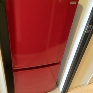 シャープノンフロン冷蔵庫 赤