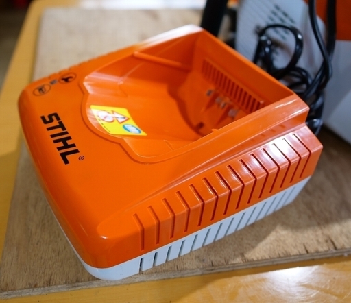 STIHL スチール MSA 160C バッテリー式 コードレス チェーンソー バッテリー 充電器 セット おまけあります。 数回使用の美品