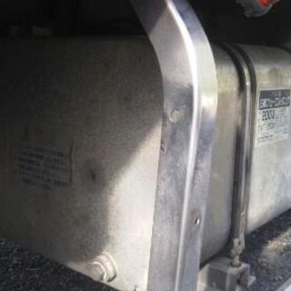 トラック用 アルミ製 ２００L 燃料タンク