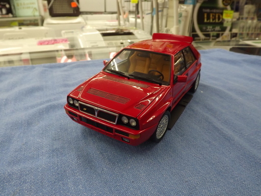 京商　ランチア　デルタ　インテグラ―レ　1/18 全長:２２㎝　モデルカー　札幌　西岡発