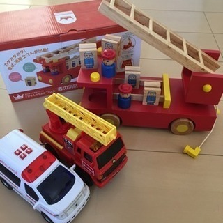 木製玩具『森の消防隊 』と救急車・消防車 セット