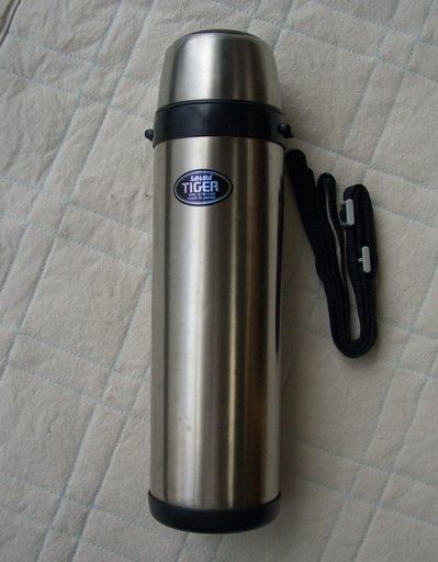 サーモスの水筒 １ 2ℓ ばいあん 北千住のその他の中古あげます 譲ります ジモティーで不用品の処分
