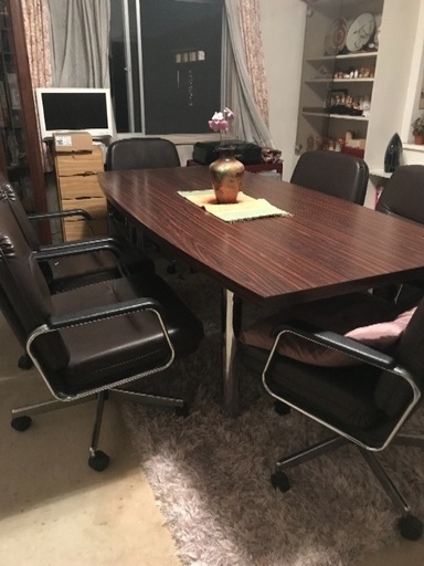 会議用テーブル一台 椅子6脚