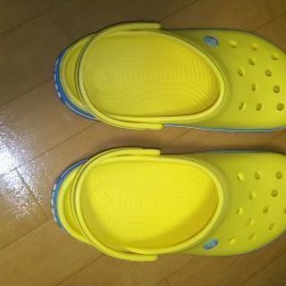 crocs ｸﾛｯｸﾞ 黄 （LINE  水色／白）中古