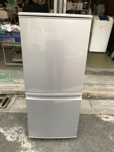 極美品 冷蔵庫 2017年 使用半年 シャープ 一人暮らし 2ドア 137ℓ SJ-D14C-S