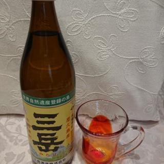 焼酎(三岳)とグラス