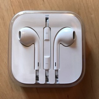 Apple 純正イヤホン☆未使用新品