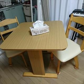 ニトリの椅子とテーブルセット7000円