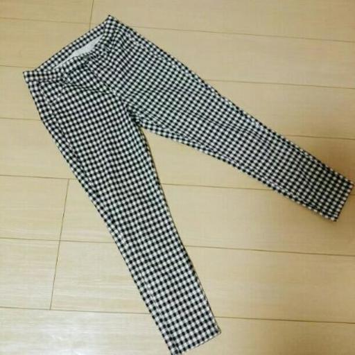 ユニクロ クロップドパンツ ちびムーン 牛久のパンツ レディース の中古 古着あげます 譲ります ジモティーで不用品の処分