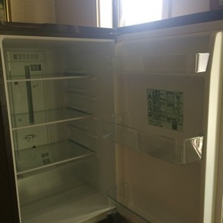 キッチン家電 9ヶ月間使用しました。綺麗です。パナソニック2ドア冷蔵庫