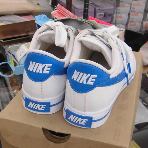 ナイキ スニーカー 23 5 未使用 白 青 ホワイト Nike ペイペイ対応 札幌市西区西野 モノハウス西野店 発寒南の靴 スニーカー の中古あげます 譲ります ジモティーで不用品の処分