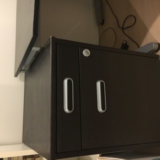 IKEA　仕事＆パソコン作業にぴったりのデスク　サイドボックス付