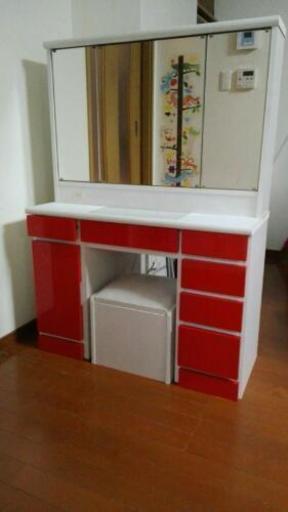 鏡面仕上げのオシャレ三面鏡 ピンキーママ 大阪の家具の中古あげます