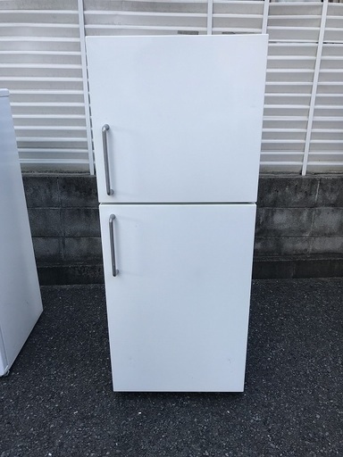 【安心の6ヶ月保証！】大容量冷凍庫搭載！単身者向け2ドア冷蔵庫でございます。