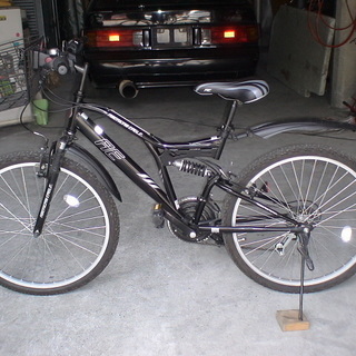 美品 使用少マウンテンバイク 自転車 26インチ 前かご前後サスペンション付き 中古車 引取限定