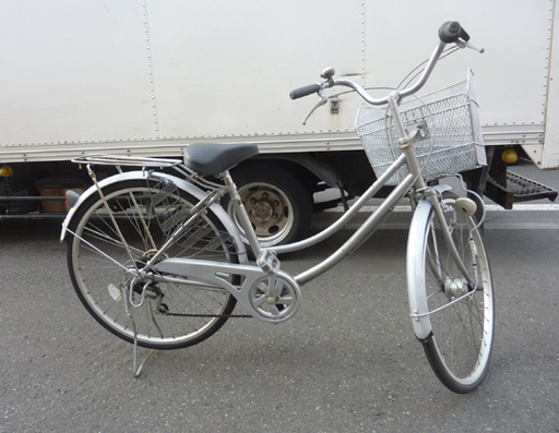 札幌 自転車 ママチャリ 26インチ 6段変速 切替 カギ付き 荷台 カゴ シティサイクル シルバー 白石区