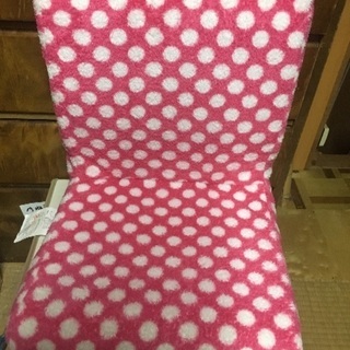 ピンク水玉カバーの座椅子☆美品！