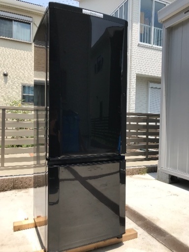 取引中。2012年製三菱冷凍冷蔵庫168Lブラック。千葉県内配送無料。設置無料。