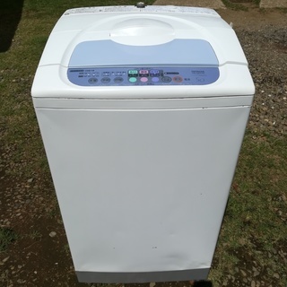 日立　洗濯機5キロ　幅53㎝　奥行51㎝　高さ96㎝　