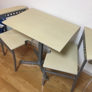 テーブル椅子2脚 