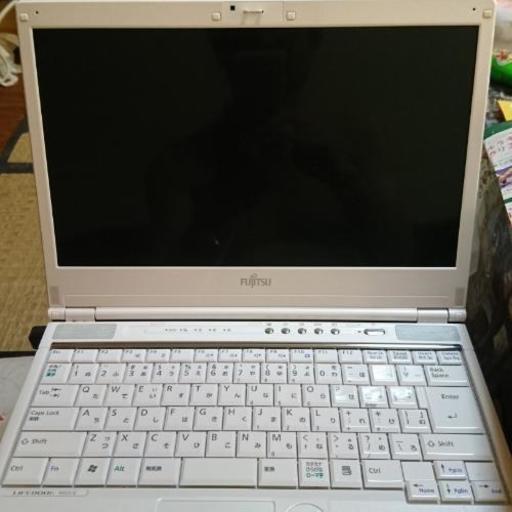 商談中　全国発送可☆富士通 FMV LIFEBOOK SH55/C FMVS55CWG 13.3型