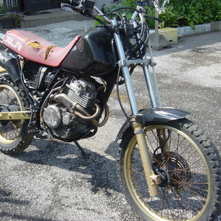 ジャンク　　ホンダＸＬＲ２５０不動　　部品取り車　　レーサー仕様？？