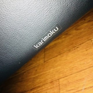 karimokuの三人掛けソファーが入荷致しました！！