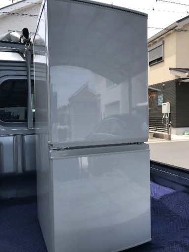 取引中。2017年製シャープどっちもドア冷凍冷蔵庫137L美品。千葉県内配送無料。設置無料。