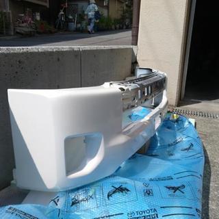 ハイエース4型ワイド　純正フロントバンパー